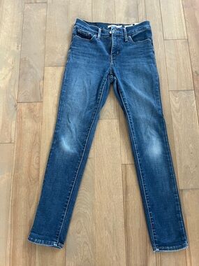 Classic Women's Dark Blue Skinny Jeans Levis 311 shaping skinny